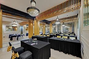 Hays AIR By Ahuja Residences - Golf Course Ext. Road & Sector 51