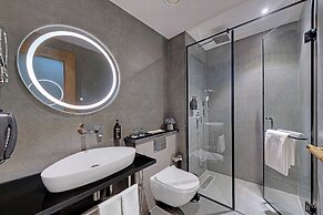 Hays AIR By Ahuja Residences - Golf Course Ext. Road & Sector 51