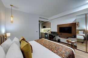 Hays AIR By Ahuja Residences - Golf Course Ext. Road & Sector 51