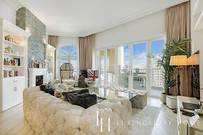 LUX The Shoreline Sea View Suite