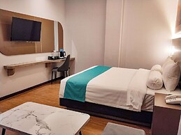Front One Luxe Hotel Solo