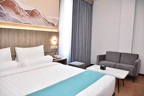 Front One Luxe Hotel Solo