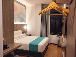 Front One Luxe Hotel Solo