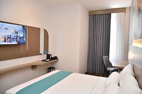 Front One Luxe Hotel Solo