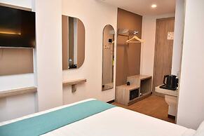 Front One Luxe Hotel Solo