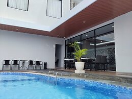 Front One Luxe Hotel Solo