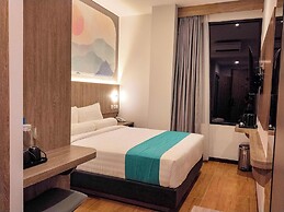 Front One Luxe Hotel Solo