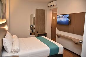 Front One Luxe Hotel Solo