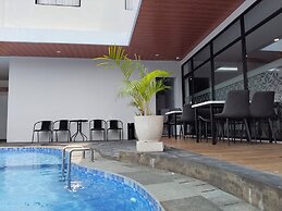 Front One Luxe Hotel Solo