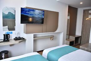 Front One Luxe Hotel Solo