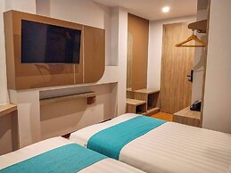 Front One Luxe Hotel Solo