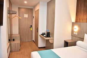 Front One Luxe Hotel Solo