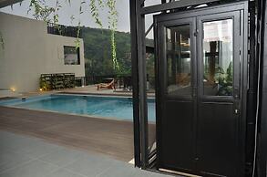 Emerald hill 12 BR karaoke heated pool
