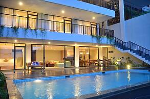 Emerald hill 12 BR karaoke heated pool