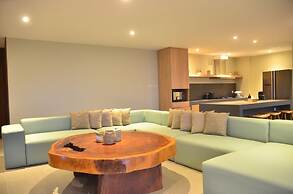 Emerald hill 12 BR karaoke heated pool