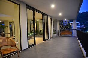 Emerald hill 12 BR karaoke heated pool