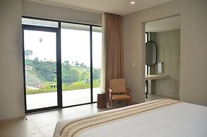 Emerald hill 12 BR karaoke heated pool