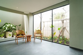 Emerald hill 12 BR karaoke heated pool