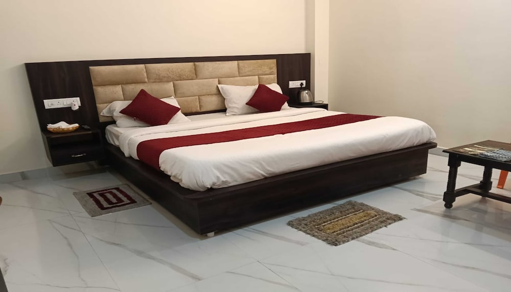 Roomshala Hotel Nandan Residency