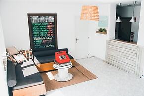 Latas Surf Lodge