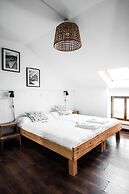 Latas Surf Lodge