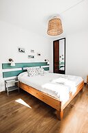 Latas Surf Lodge