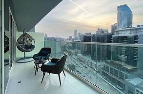 Luxurious 1BR - Pool & Gym Access