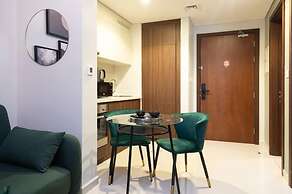 Luxurious 1BR - Pool & Gym Access