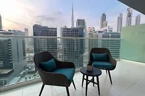 Luxurious 1BR - Pool & Gym Access