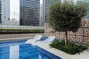 Luxurious 1BR - Pool & Gym Access