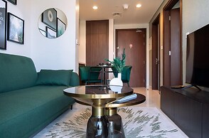 Luxurious 1BR - Pool & Gym Access