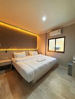 Luck Hotel Huai Khwang MRT Ratchada