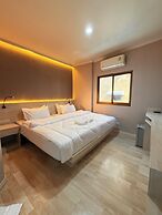 Luck Hotel Huai Khwang MRT Ratchada
