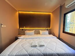 Luck Hotel Huai Khwang MRT Ratchada