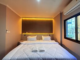 Luck Hotel Huai Khwang MRT Ratchada
