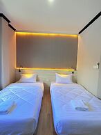Luck Hotel Huai Khwang MRT Ratchada