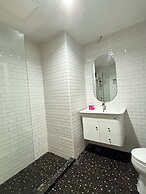 Luck Hotel Huai Khwang MRT Ratchada