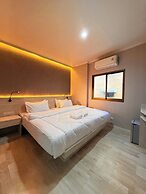 Luck Hotel Huai Khwang MRT Ratchada