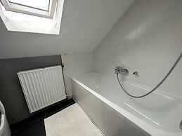 Charming Entire Duplex Apartment for 5 in Saint-gilles,