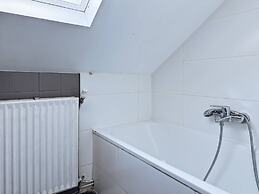 Charming Entire Duplex Apartment for 5 in Saint-gilles,