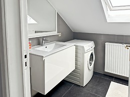 Charming Entire Duplex Apartment for 5 in Saint-gilles,