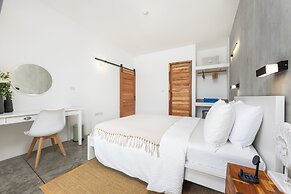 2 Bdr SEAVIEW condo on Bangrak beach