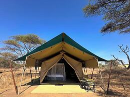 Malaika Mara River Migration Camp