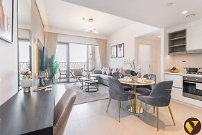 Vogue | Downtown with Direct Access to Dubai Mall