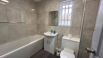Apartment - Sleeps 6 - City Base - District Line