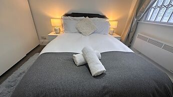 Apartment - Sleeps 6 - City Base - District Line