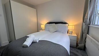 Apartment - Sleeps 6 - City Base - District Line