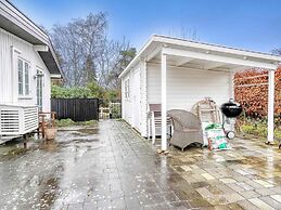 5 Star Holiday Home in Dronningmolle