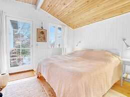 5 Star Holiday Home in Dronningmolle
