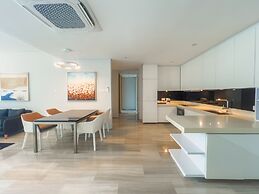 UH FLAT HOTELS & RESORTS PINETREE